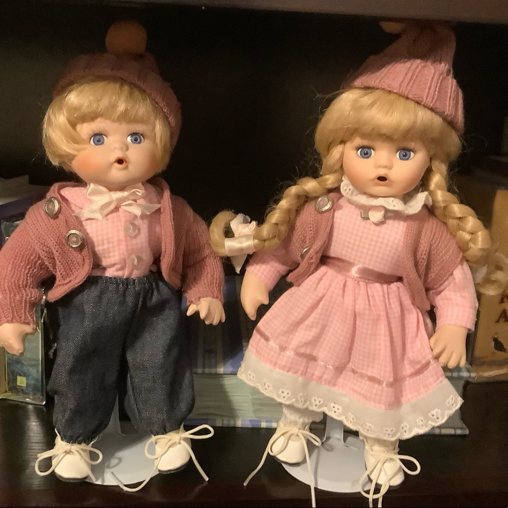 A beautiful pair of dolls from my mom’s collection.